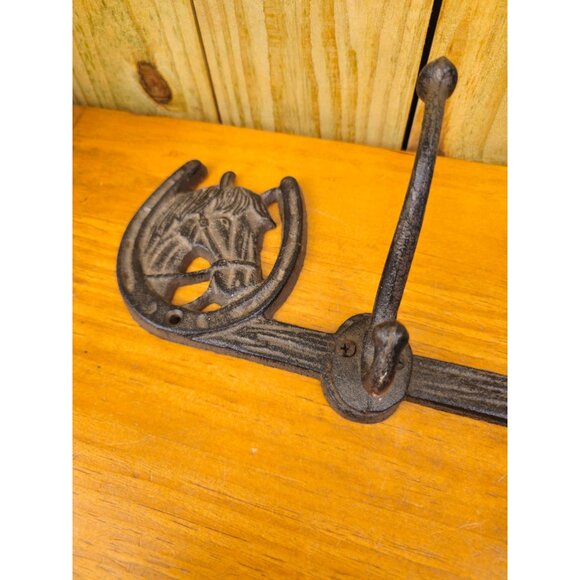 Cast Iron Coat Rack With Horsehead and Horseshoe - Picture 6 of 8